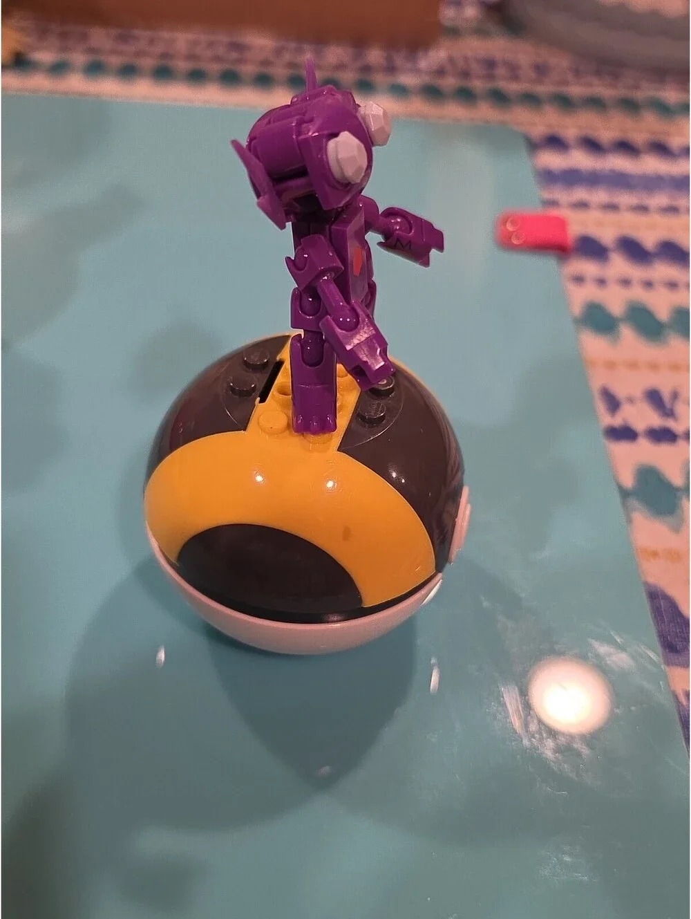 Pokémon Mega Construx Sableye Toy with Everygreen Pokeball Series 22